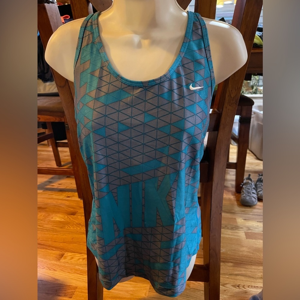 Nike drifit built in bra XL